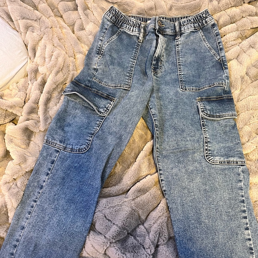 Cute chunky pocket jeans